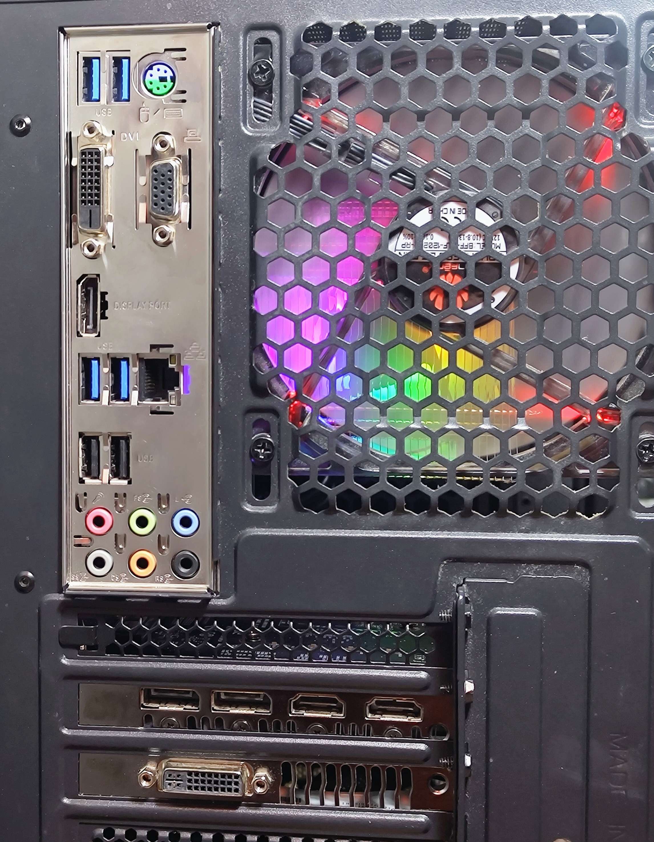 Lepposa Pelikone | I7 6700 | GTX 1060 | 16GB | 128GB SSD | 500GB HDD